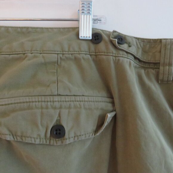 MADEWELL Plus Garment-Dyed Low-Slung Straight Cargo Pants in Classic Olive 18W - Picture 11 of 13